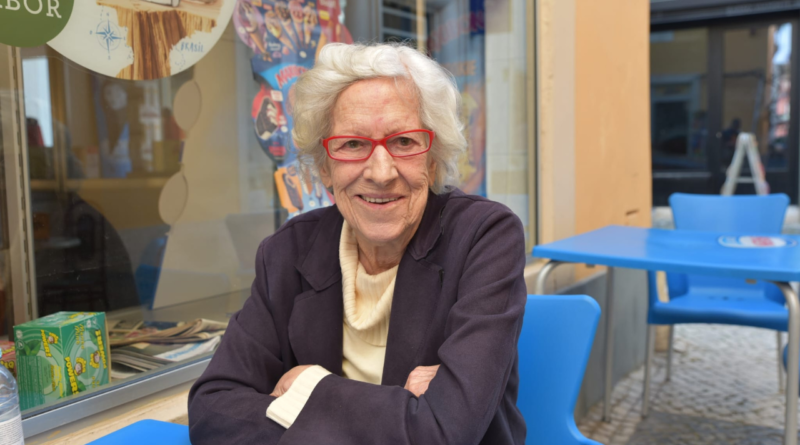 Maria Helena Santos, a primeira e única mulher que falou, na varanda da Câmara Municipal de Ourém, no dia 1 de maio de 1974 